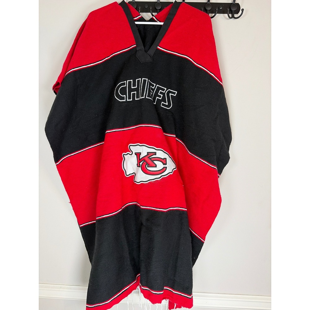Kansas City Chiefs Knit Poncho Red Black Embroidered Logo Fan Gear Fringe Hem